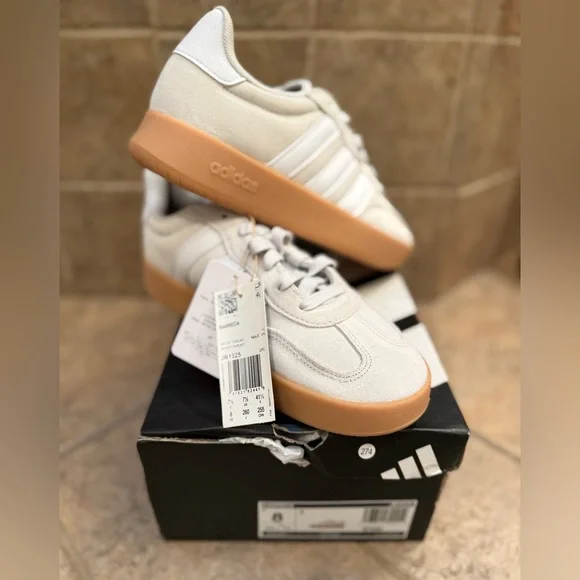 Adidas Men’s Barreda Cream and Tan Sneakers size 8
